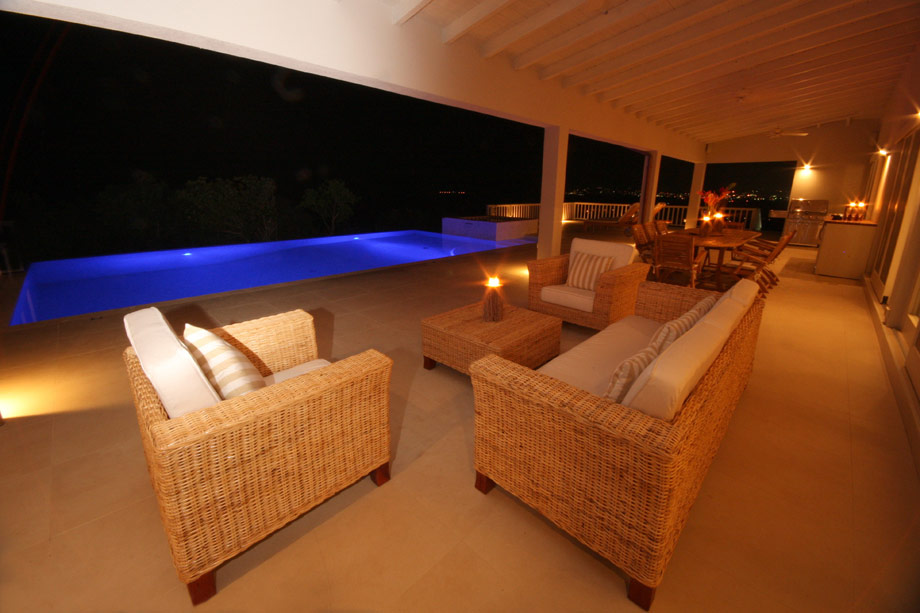 Pool Lounge